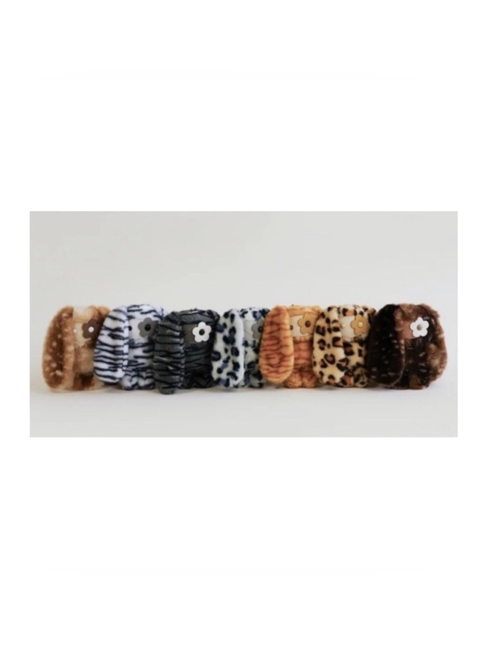 CJ HENDRY-CLEO JUJU Bunny Keychain - Brown Faux Fur with White Flower - Picture 3 of 4